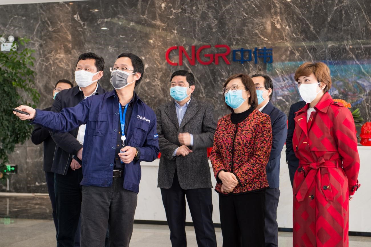 湖南省委常委、常務(wù)副省長(zhǎng)謝建輝赴中偉視察復(fù)工復(fù)產(chǎn)工作