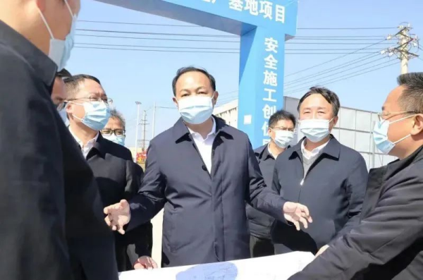 長(zhǎng)沙市委副書記、市長(zhǎng)鄭建新春節(jié)開工調(diào)研中偉股份全球研發(fā)基地